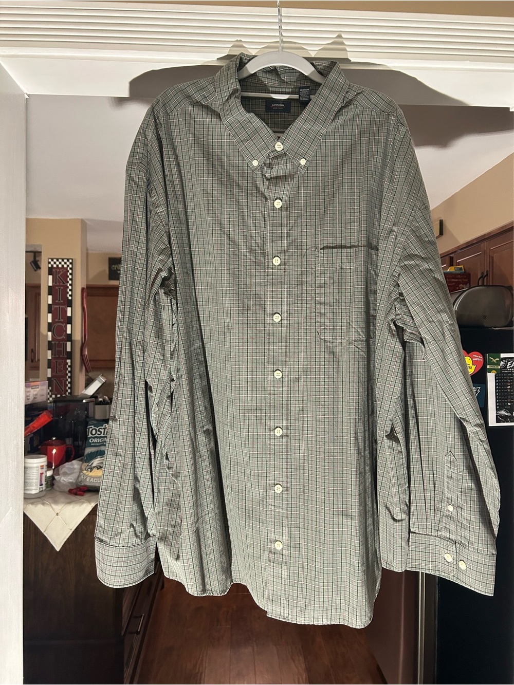 Arrow Men's Gray and Green Plaid Button-Down Shirt